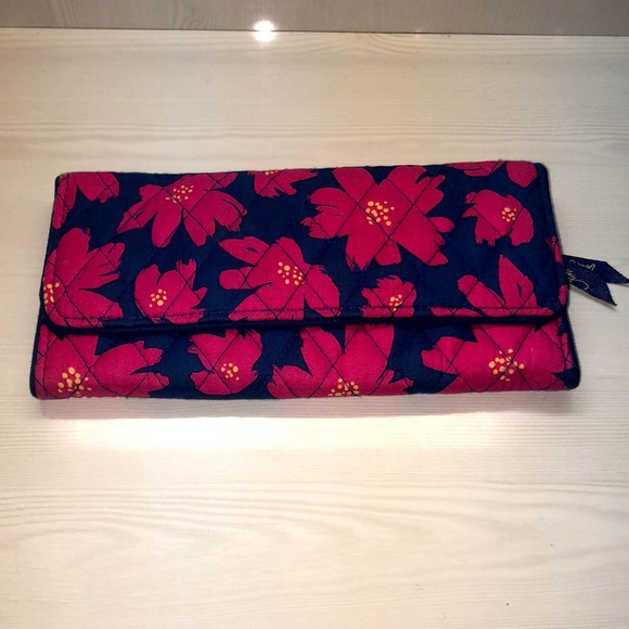 Vera Bradley Handbags - Very Bradley Wallet!